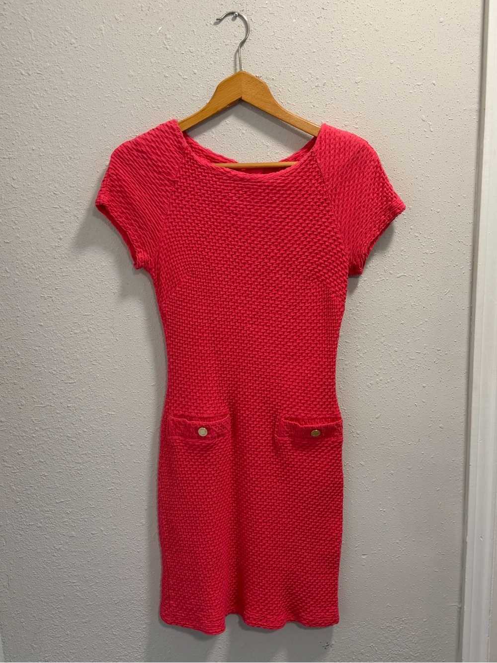 Lilly Pulitzer Coco Short Sleeve Shift
Cotton Dress Island Coral - Picture 3 of 6